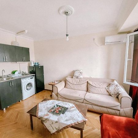 Naira Apartment Batoumi Extérieur photo
