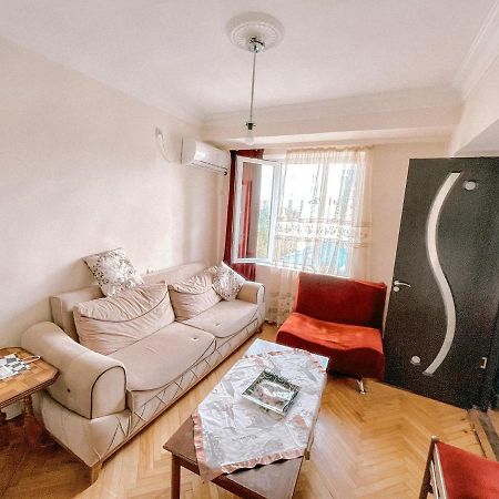 Naira Apartment Batoumi Extérieur photo
