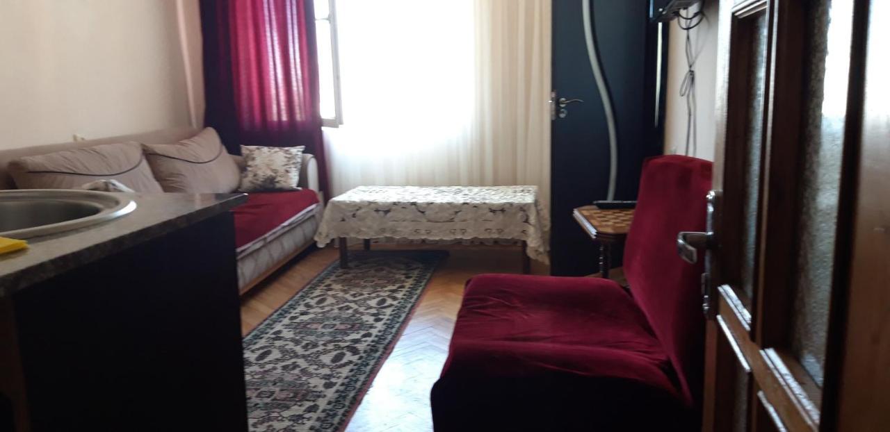 Naira Apartment Batoumi Extérieur photo